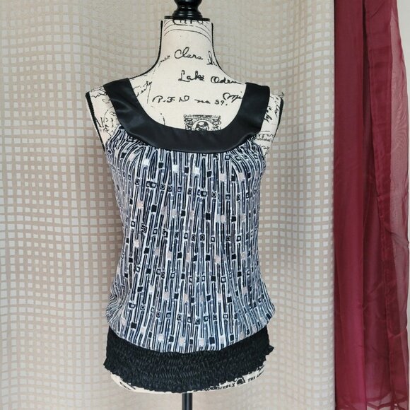 Six Degrees of Separation Tank Top - Size Medium - Picture 8 of 8